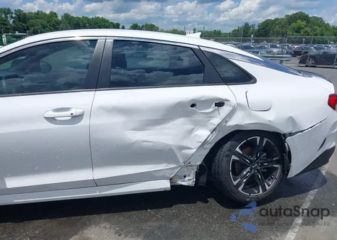 2021 Kia K5 Gt-Line z USA, uszkodzony, nr VIN 5XXG64J23MG025466